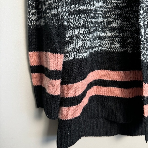 Poof Women's Black + White Open Front Long Sleeve Cardigan Sweater Size Large - Picture 2 of 12